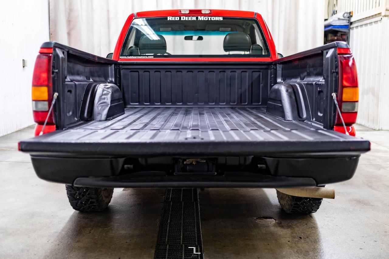 2001 GMC Sierra 1500 4x2 Reg Cab SL Short Box Red Deer AB