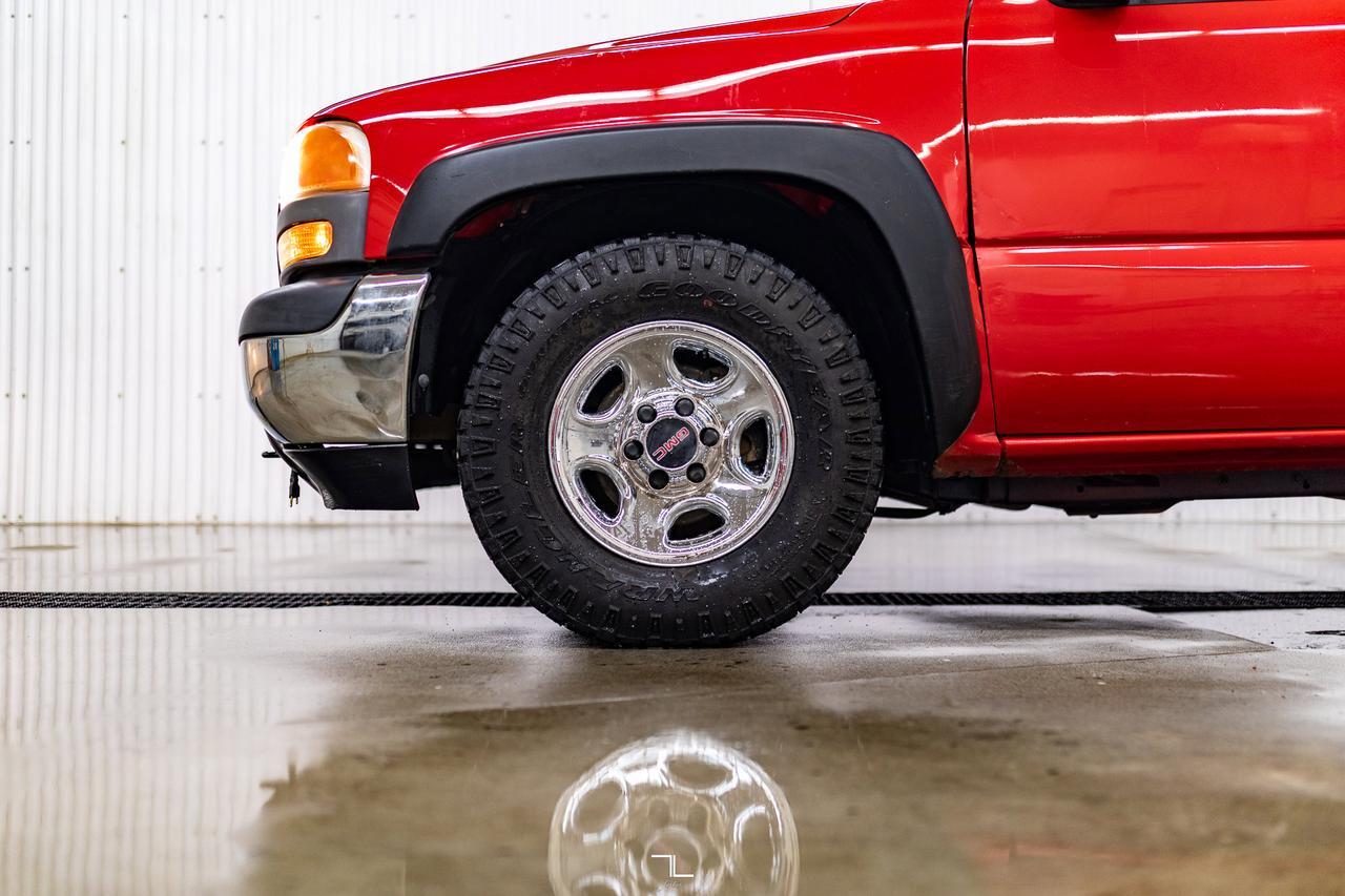 2001 GMC Sierra 1500 4x2 Reg Cab SL Short Box Red Deer AB