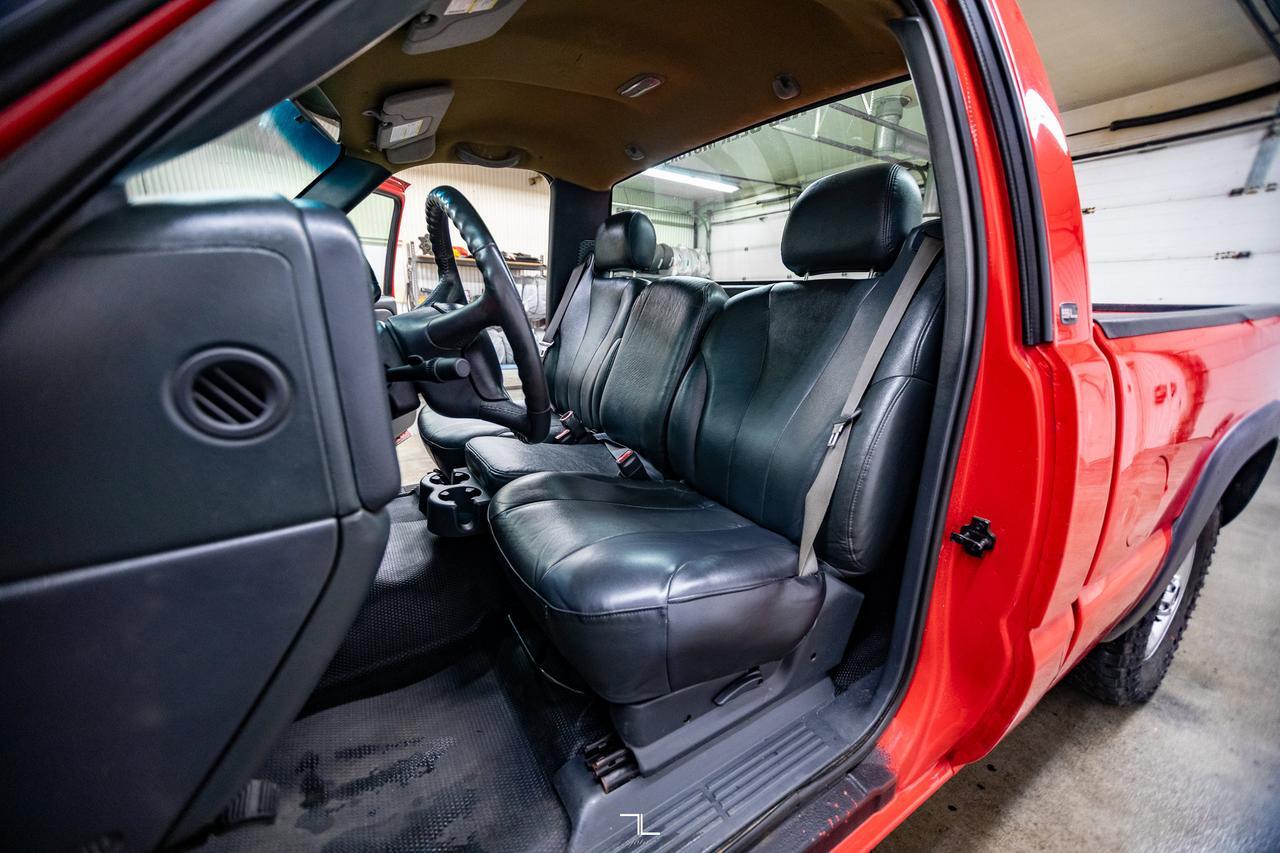 2001 GMC Sierra 1500 4x2 Reg Cab SL Short Box Red Deer AB