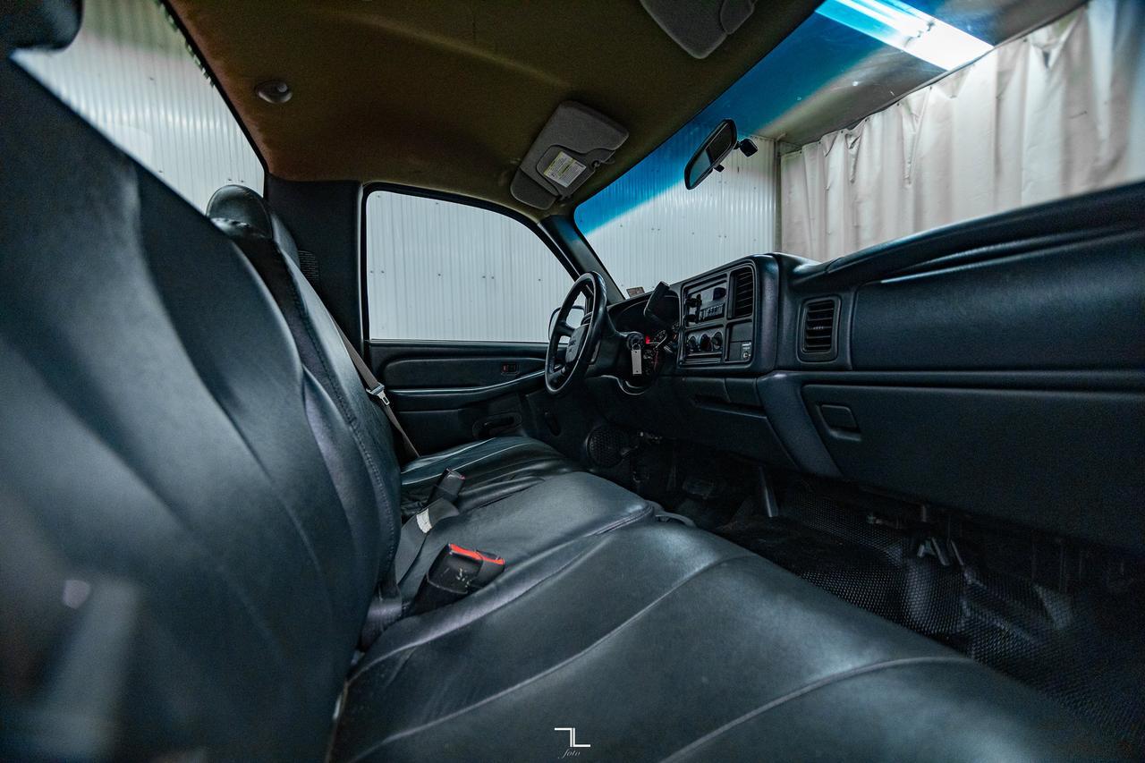 2001 GMC Sierra 1500 4x2 Reg Cab SL Short Box Red Deer AB