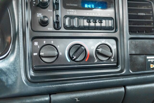 2001 GMC Sierra 1500 4x2 Reg Cab SL Short Box Red Deer AB
