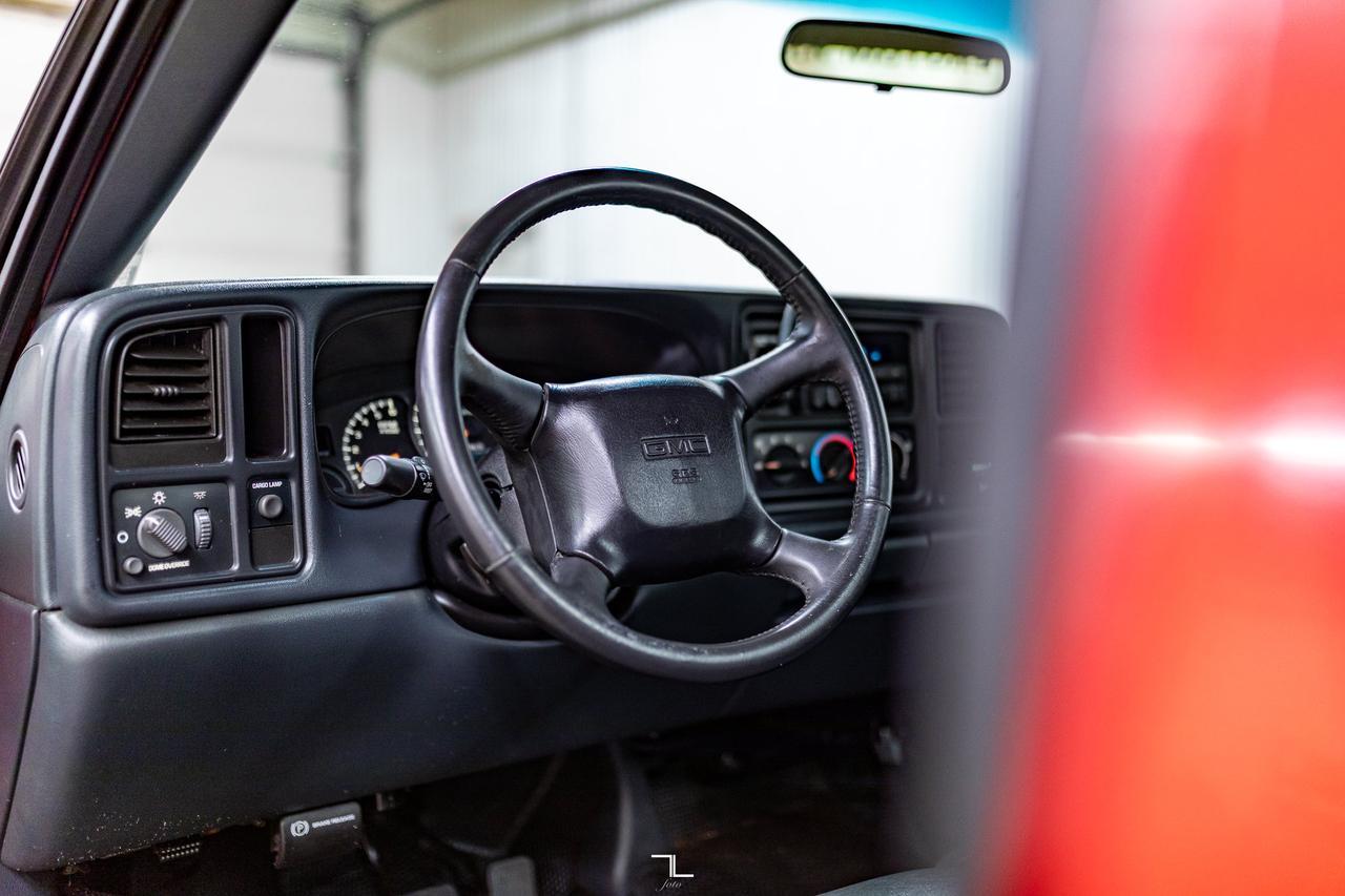 2001 GMC Sierra 1500 4x2 Reg Cab SL Short Box Red Deer AB