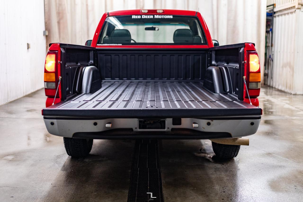 2001 GMC Sierra 1500 4x2 Reg Cab SL Short Box Red Deer AB