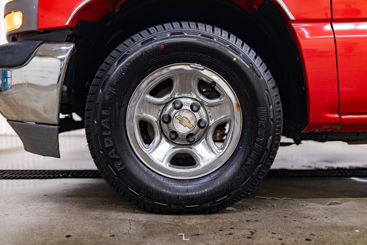 2001 GMC Sierra 1500 4x2 Reg Cab SL Short Box Red Deer AB