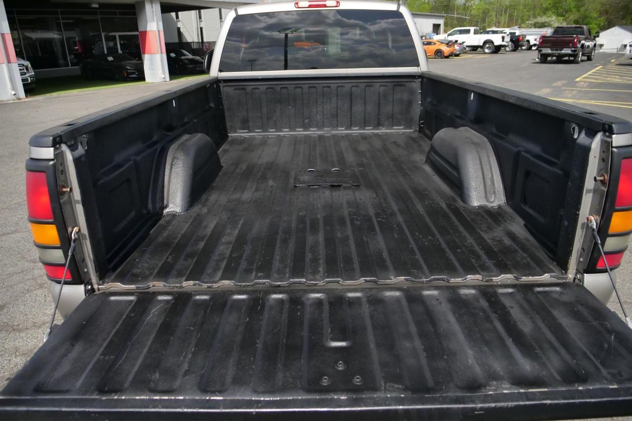 2001 GMC Sierra 3500 SLE 4X4 / DRW / ALLISON / Duramax Turbodiesel! High Point NC