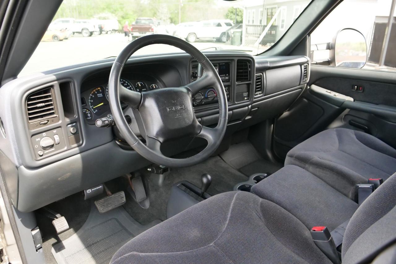 2001 GMC Sierra 3500 SLE 4X4 / DRW / ALLISON / Duramax Turbodiesel! High Point NC