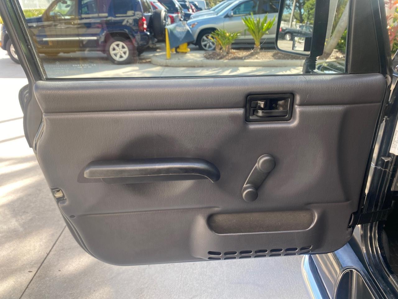 2001 Jeep Wrangler AUTO AC LOW MILES 77,760 HARD TOP Pompano Beach FL