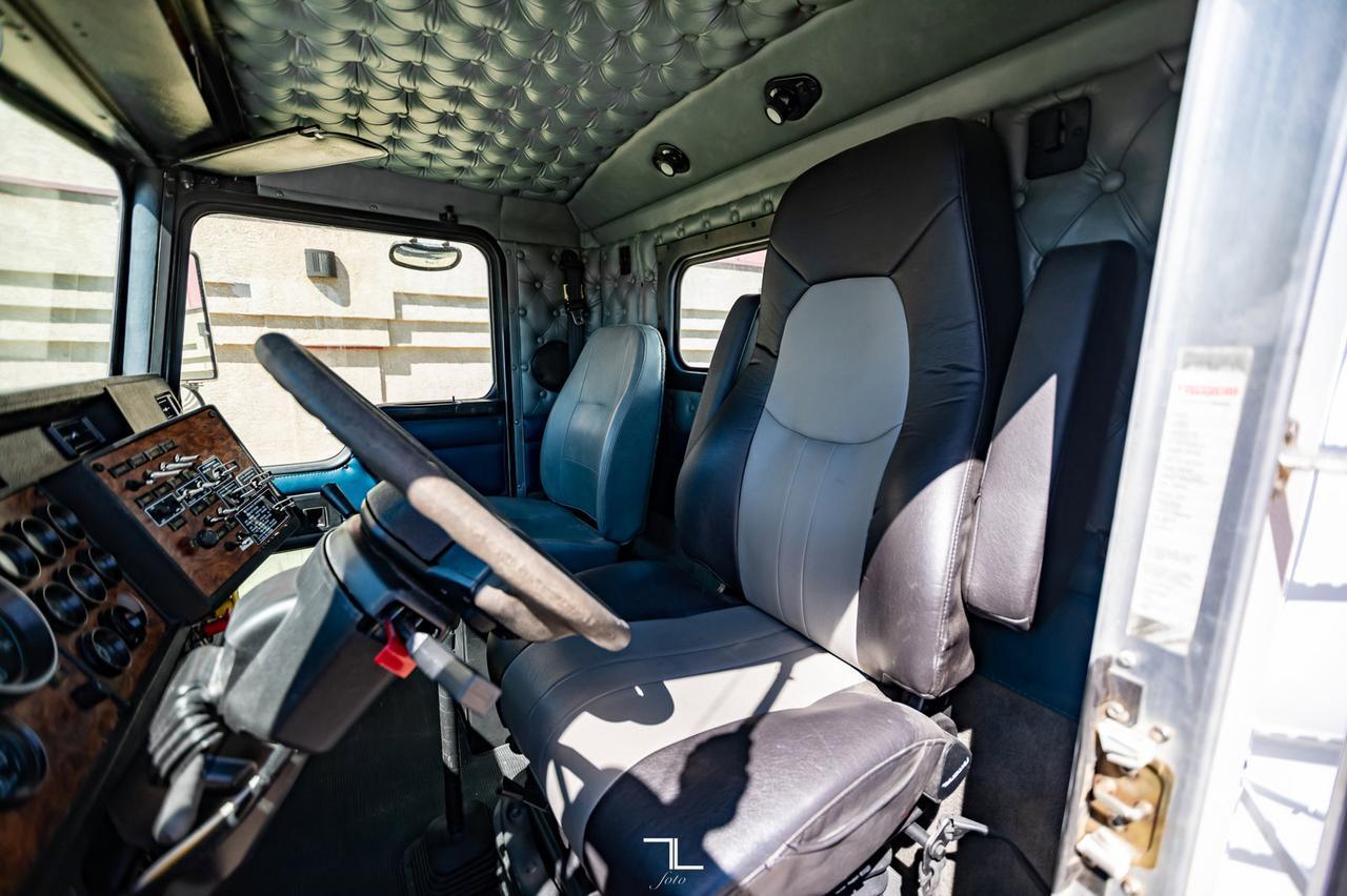 2001 Kenworth T-800 T/A Water Tank CAT C15 Red Deer AB