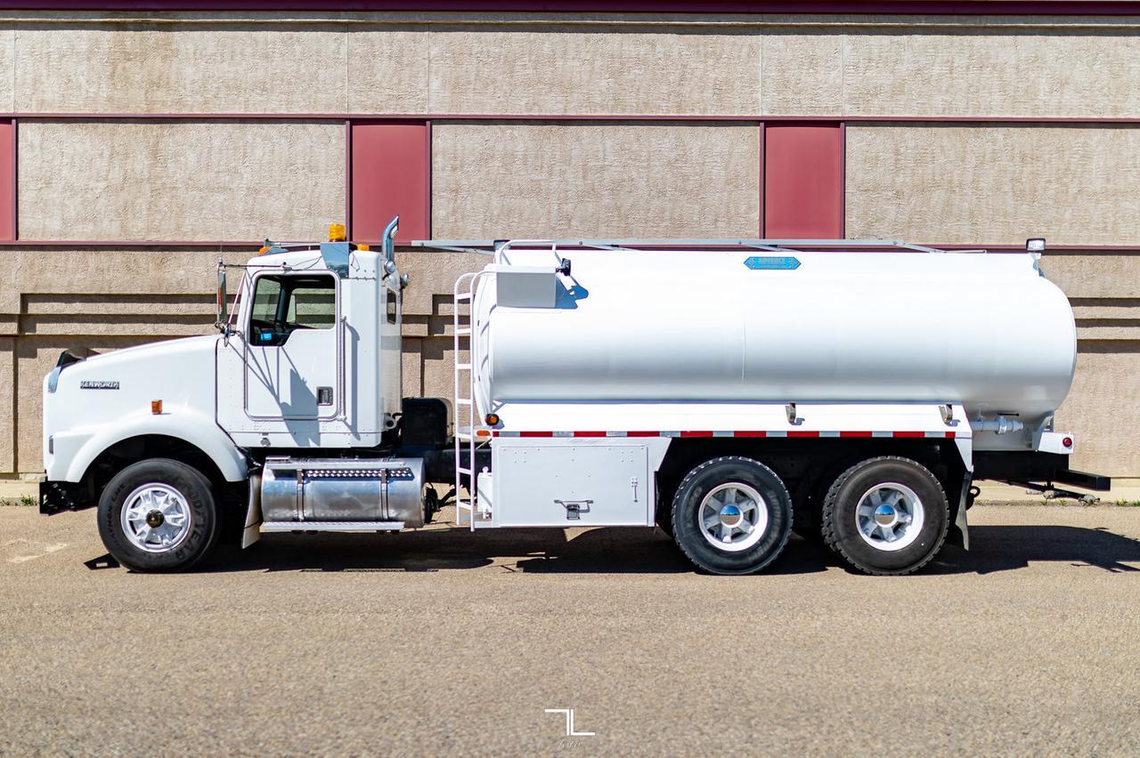 2001 Kenworth T-800 T/A Water Tank CAT C15 Red Deer AB