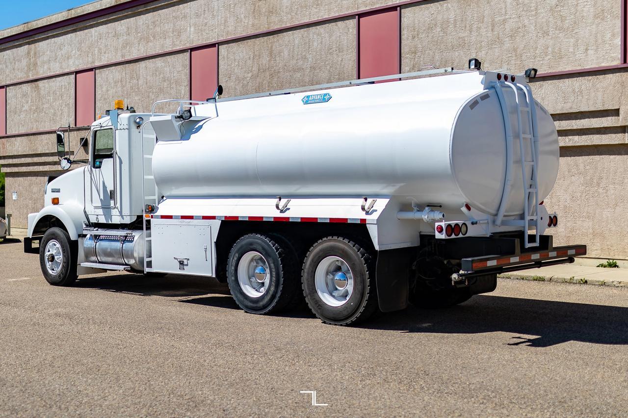 2001 Kenworth T-800 T/A Water Tank CAT C15 Red Deer AB