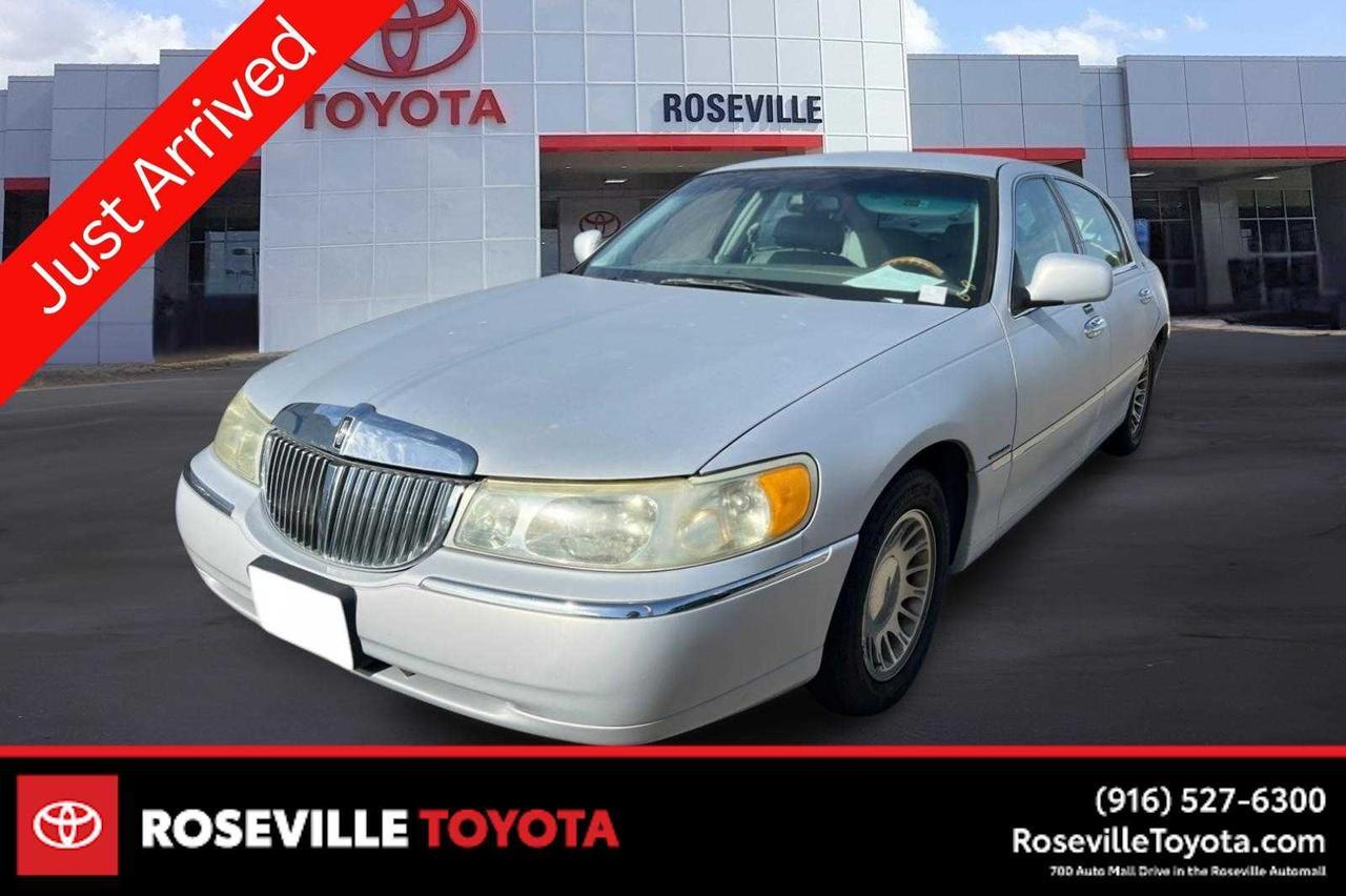 2001 Lincoln Town Car Cartier