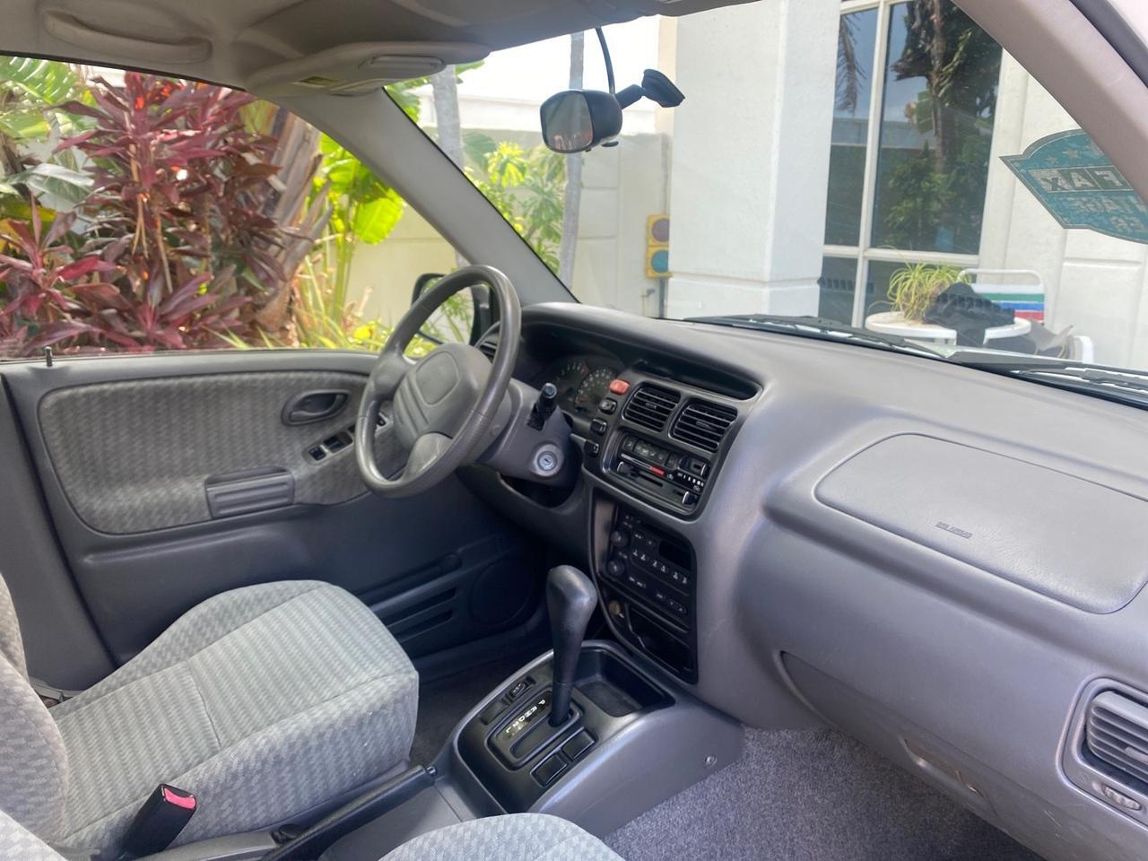2001 Suzuki Vitara JLS LOW 35,130 1 OWNER Pompano Beach FL