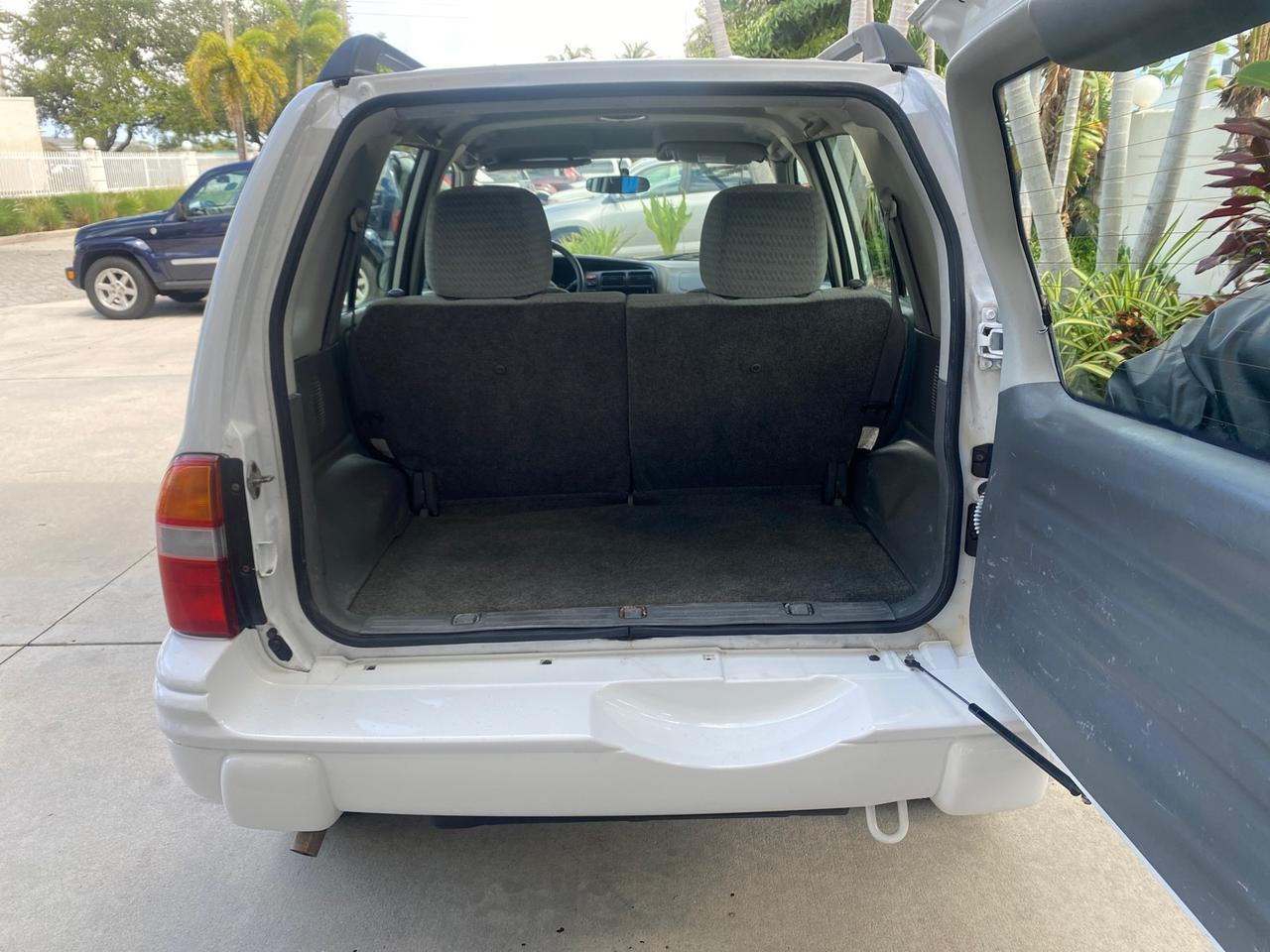 2001 Suzuki Vitara JLS LOW 35,130 1 OWNER Pompano Beach FL