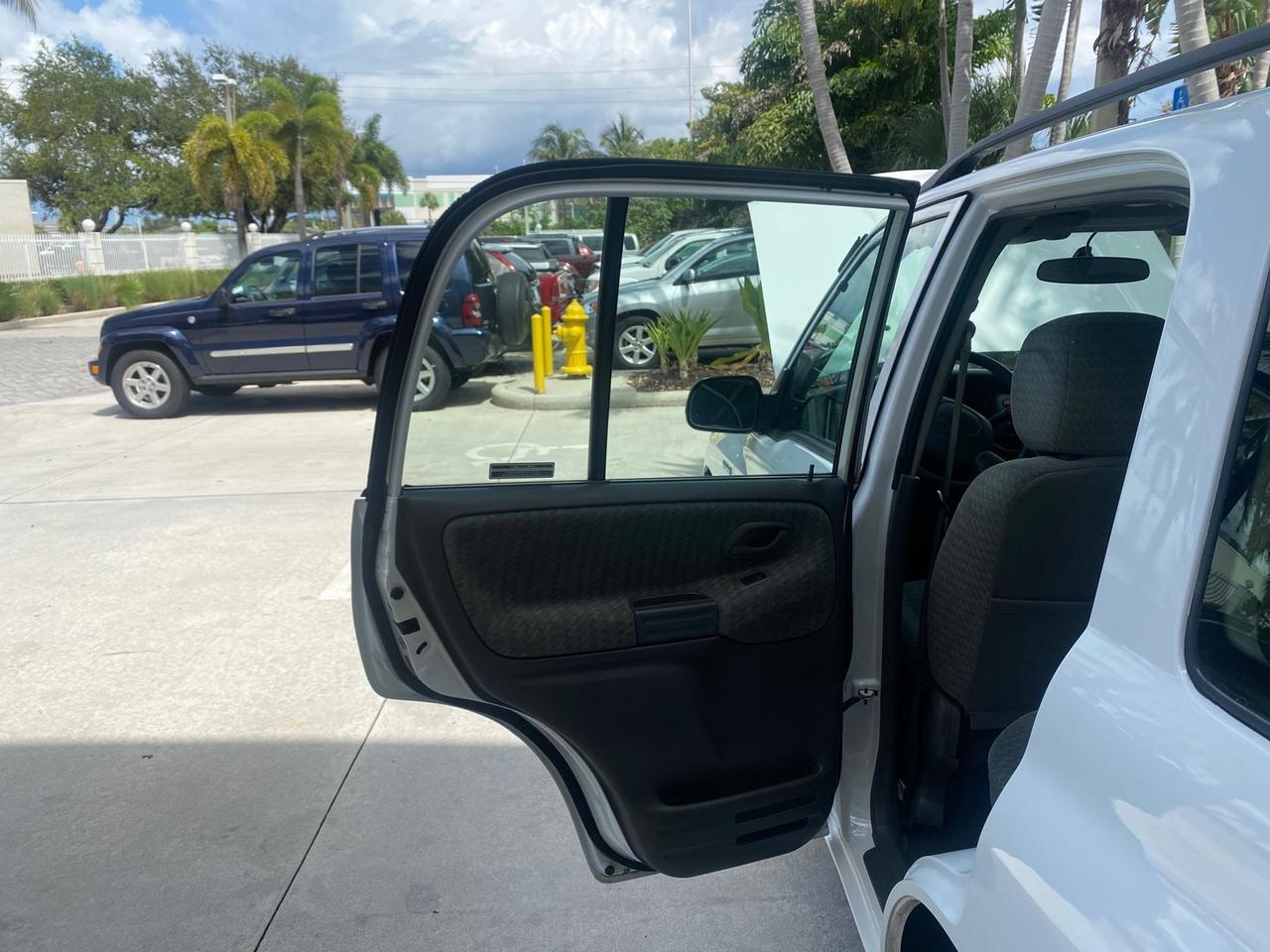2001 Suzuki Vitara JLS LOW 35,130 1 OWNER Pompano Beach FL