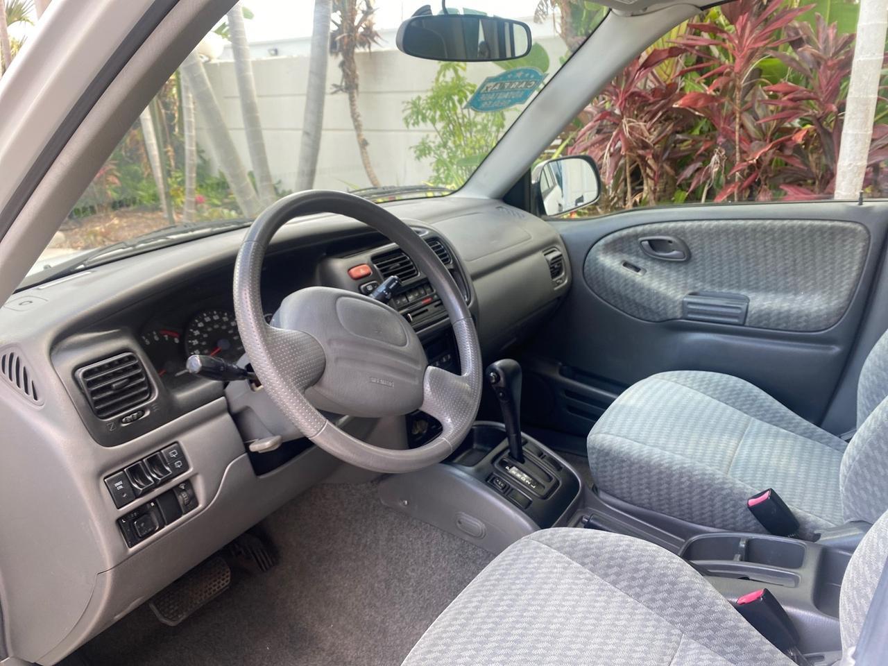 2001 Suzuki Vitara JLS LOW 35,130 1 OWNER Pompano Beach FL