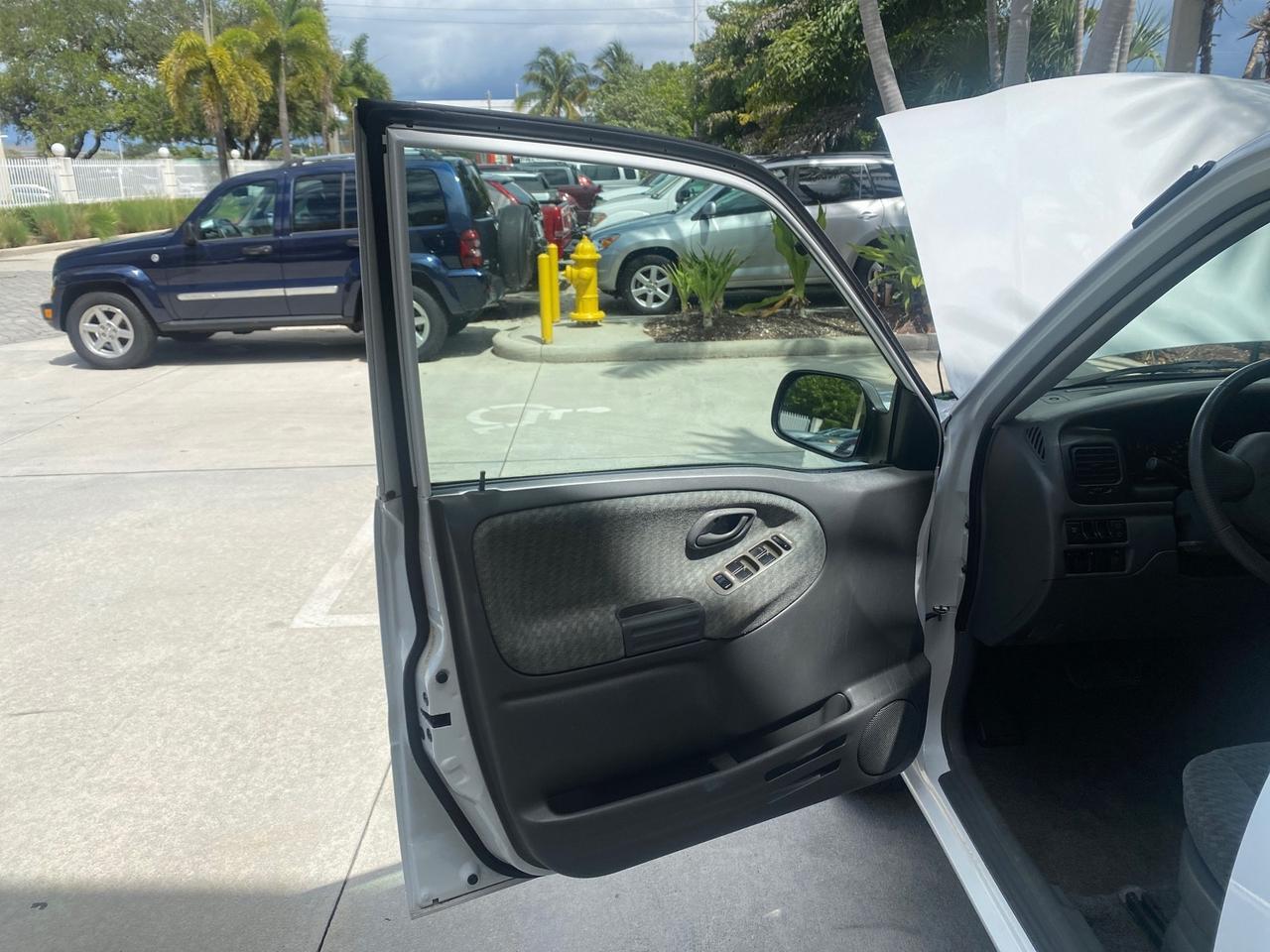 2001 Suzuki Vitara JLS LOW 35,130 1 OWNER Pompano Beach FL