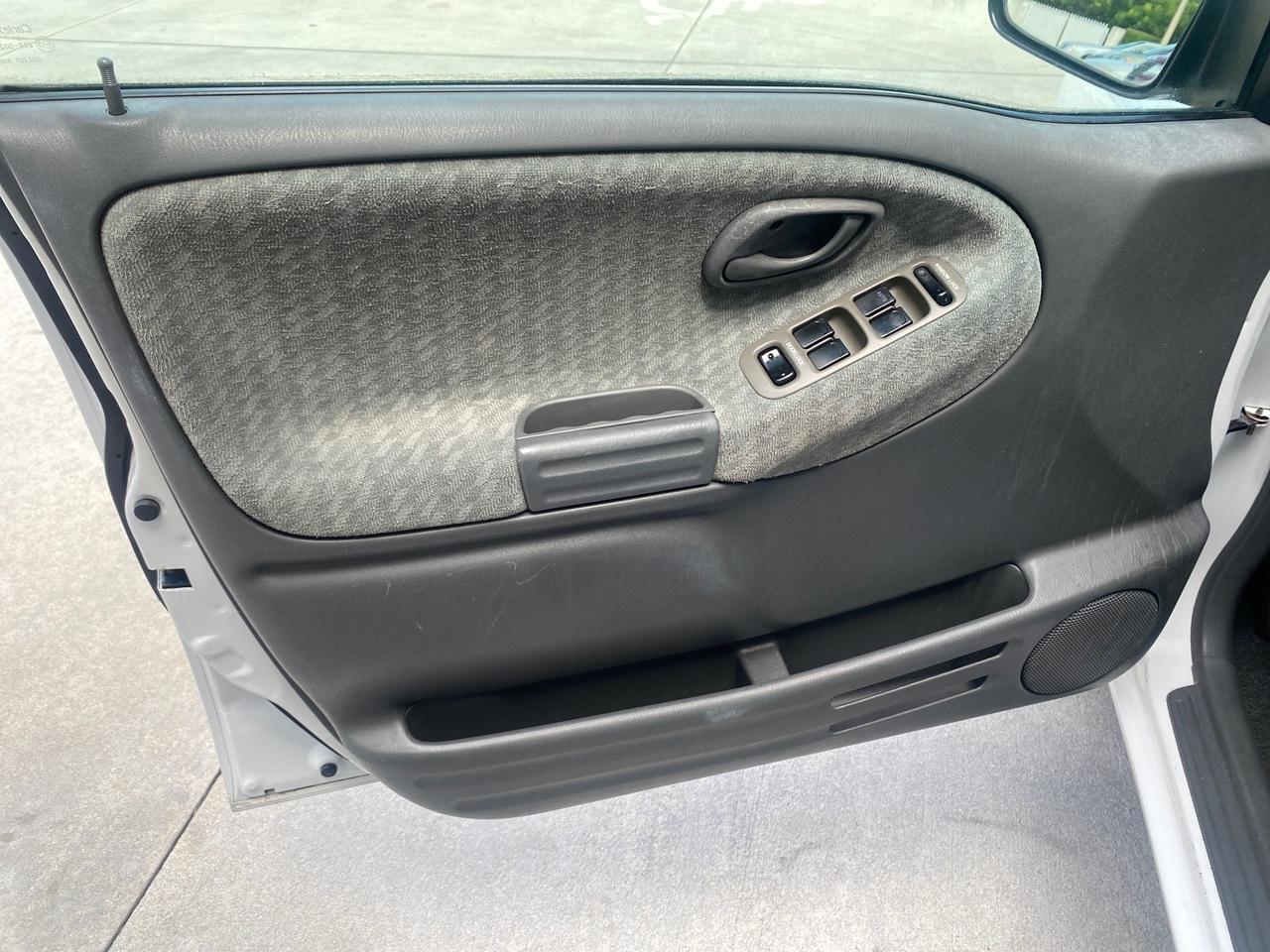 2001 Suzuki Vitara JLS LOW 35,130 1 OWNER Pompano Beach FL