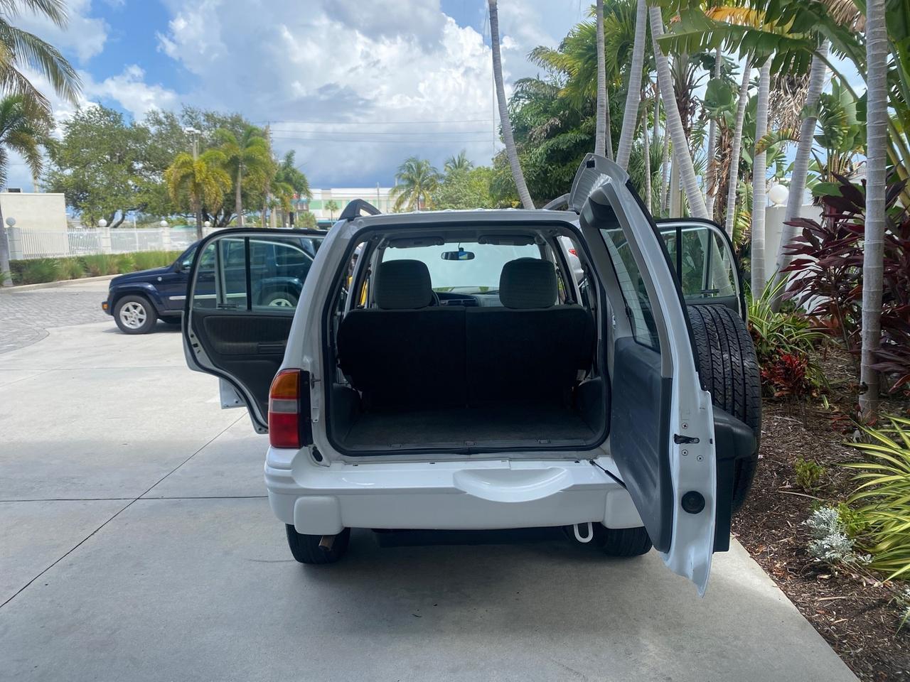 2001 Suzuki Vitara JLS LOW 35,130 1 OWNER Pompano Beach FL