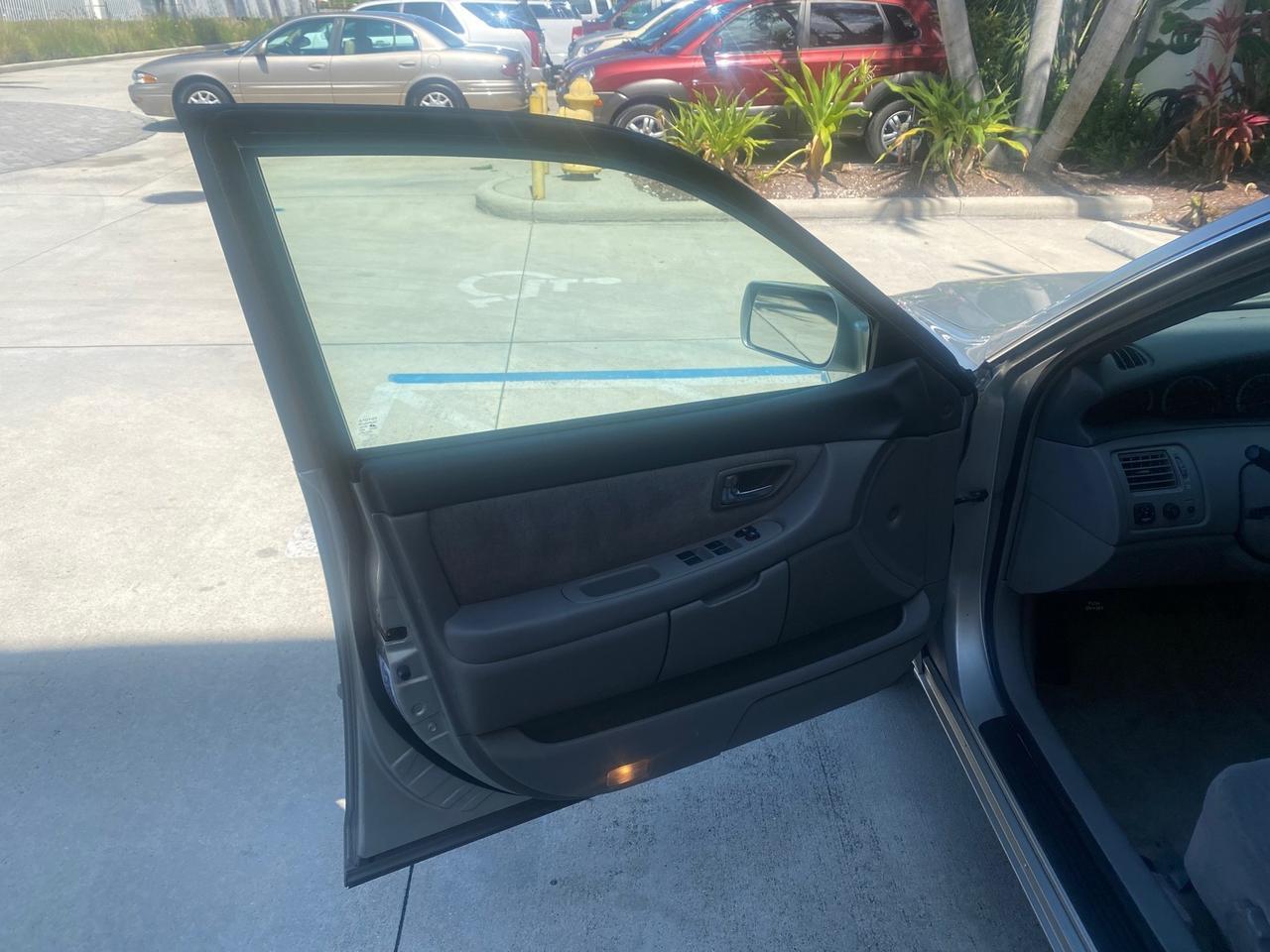 2001 Toyota Avalon XLS w/Bucket Seats LOW MILES 60,208 Pompano Beach FL
