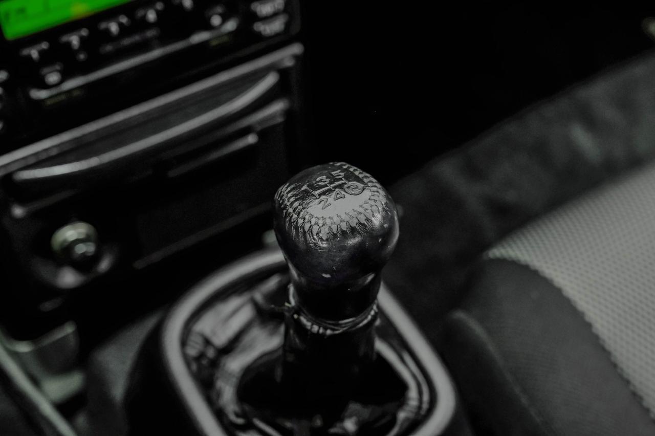 2001 Toyota MR2 Spyder LEATHER STEERING WHEEL REMOTE KEYLESS ENTRY POWER EQUIPMENT ALLOY WHEELS Carrollton TX