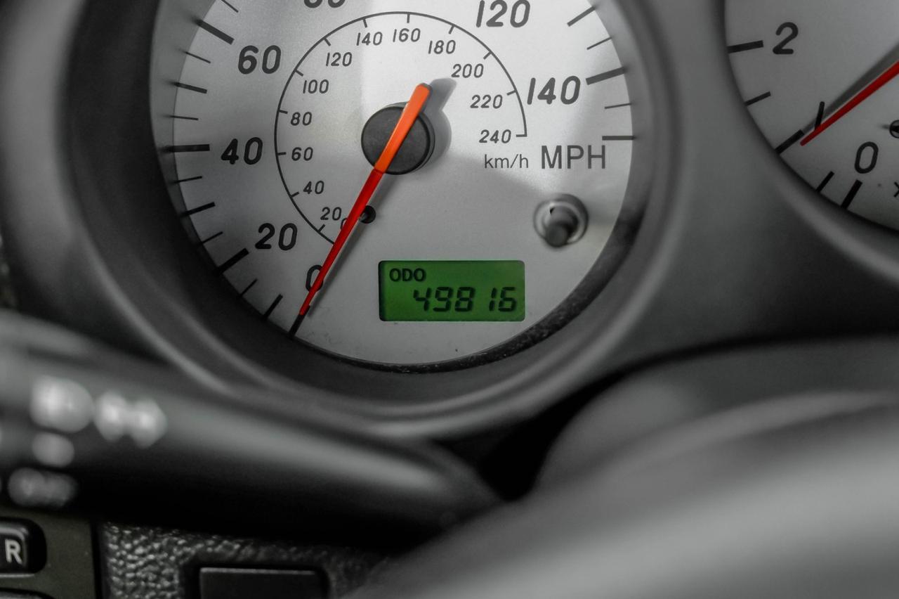 2001 Toyota MR2 Spyder LEATHER STEERING WHEEL REMOTE KEYLESS ENTRY POWER EQUIPMENT ALLOY WHEELS Carrollton TX