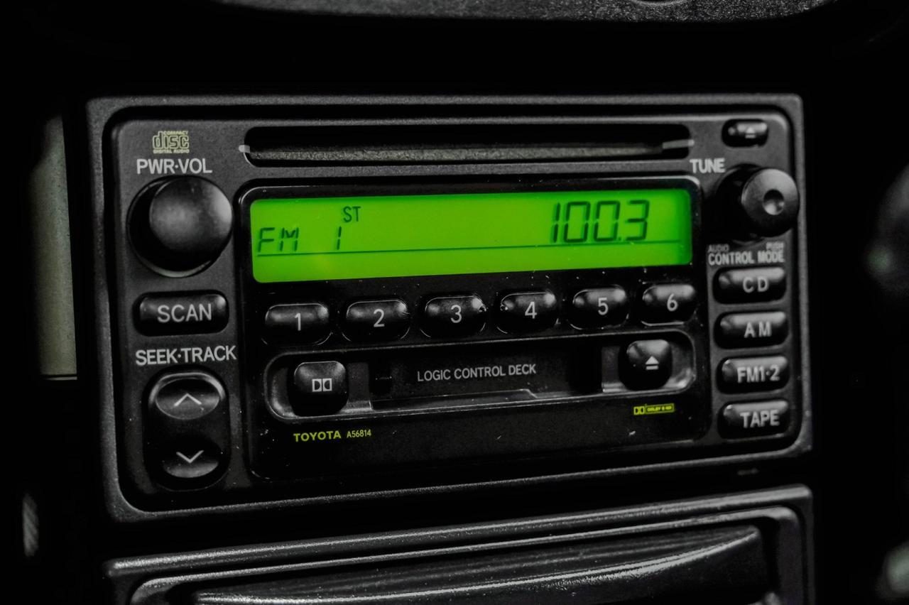 2001 Toyota MR2 Spyder LEATHER STEERING WHEEL REMOTE KEYLESS ENTRY POWER EQUIPMENT ALLOY WHEELS Carrollton TX