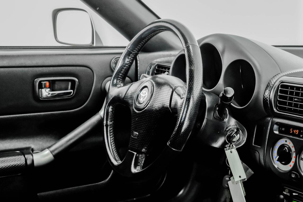 2001 Toyota MR2 Spyder LEATHER STEERING WHEEL REMOTE KEYLESS ENTRY POWER EQUIPMENT ALLOY WHEELS Carrollton TX