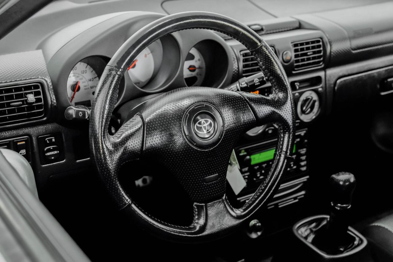 2001 Toyota MR2 Spyder LEATHER STEERING WHEEL REMOTE KEYLESS ENTRY POWER EQUIPMENT ALLOY WHEELS Carrollton TX