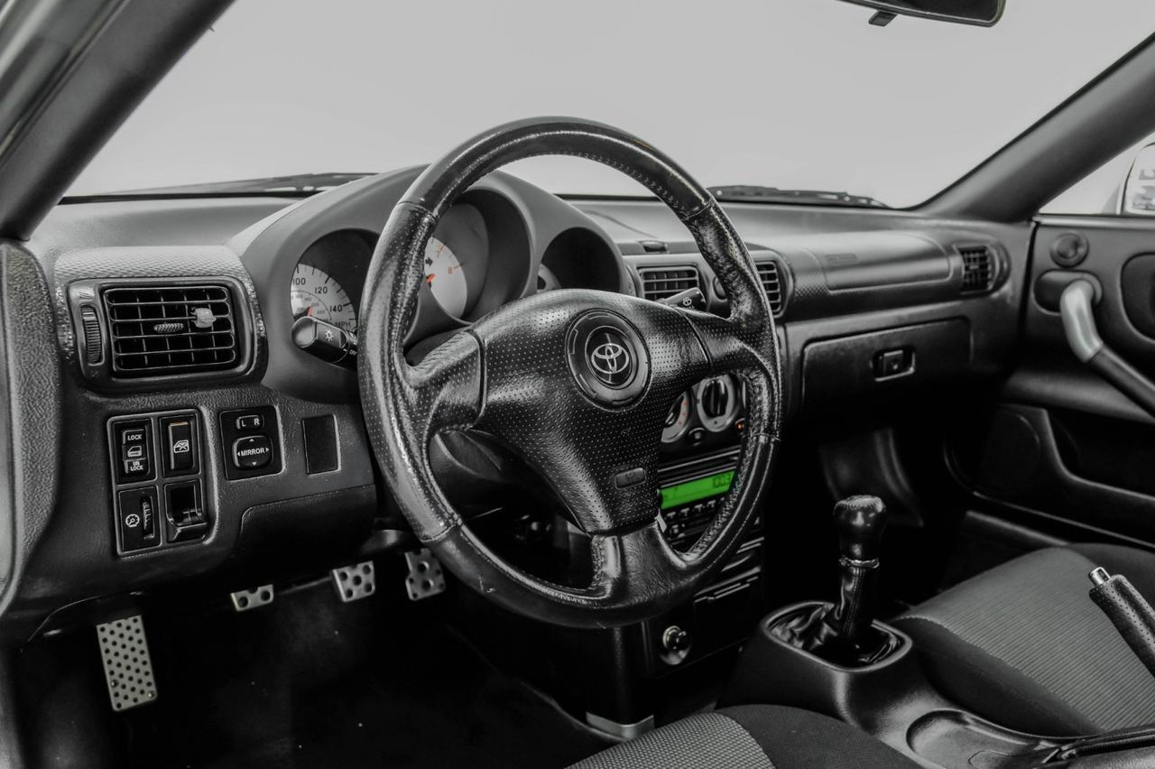 2001 Toyota MR2 Spyder LEATHER STEERING WHEEL REMOTE KEYLESS ENTRY POWER EQUIPMENT ALLOY WHEELS Carrollton TX