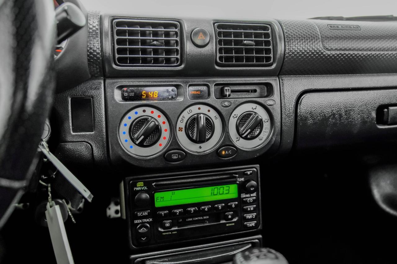 2001 Toyota MR2 Spyder LEATHER STEERING WHEEL REMOTE KEYLESS ENTRY POWER EQUIPMENT ALLOY WHEELS Carrollton TX