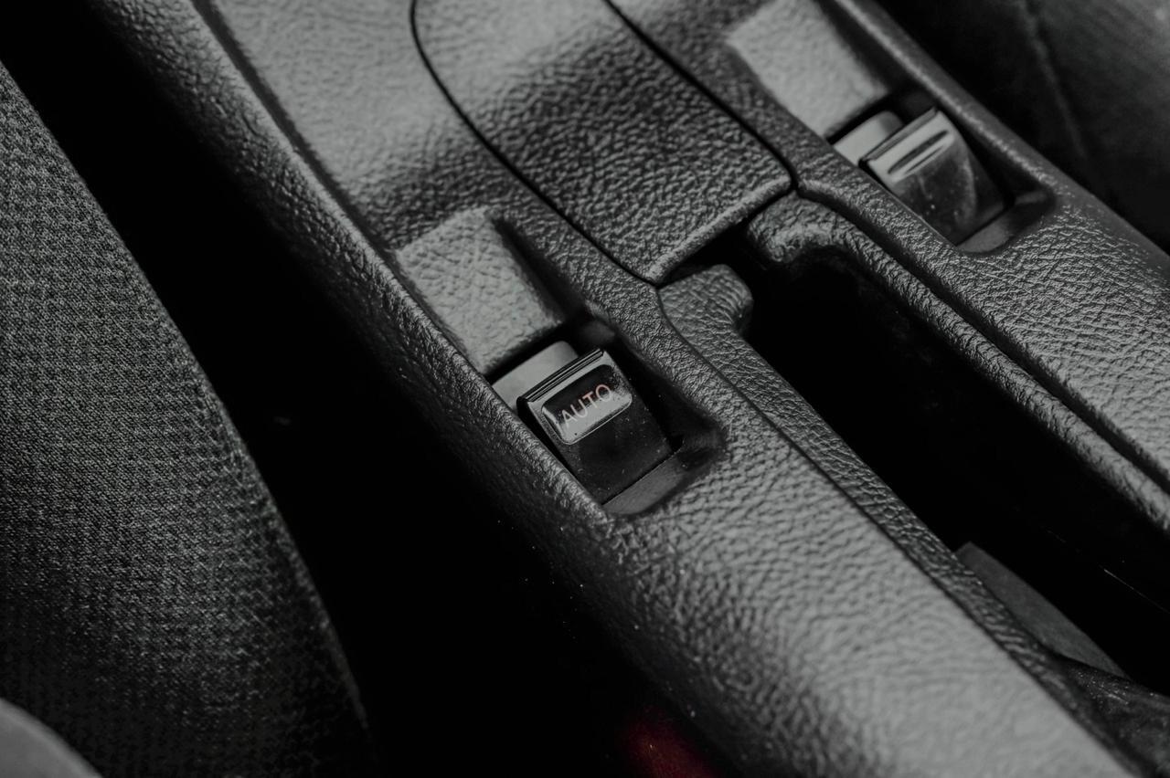 2001 Toyota MR2 Spyder LEATHER STEERING WHEEL REMOTE KEYLESS ENTRY POWER EQUIPMENT ALLOY WHEELS Carrollton TX