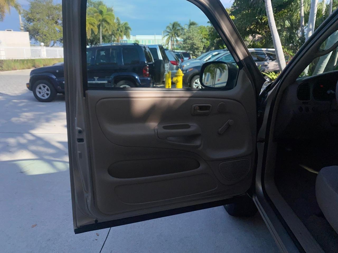 2001 Toyota Tundra LOW MILES 65,445 1 OWNER Pompano Beach FL