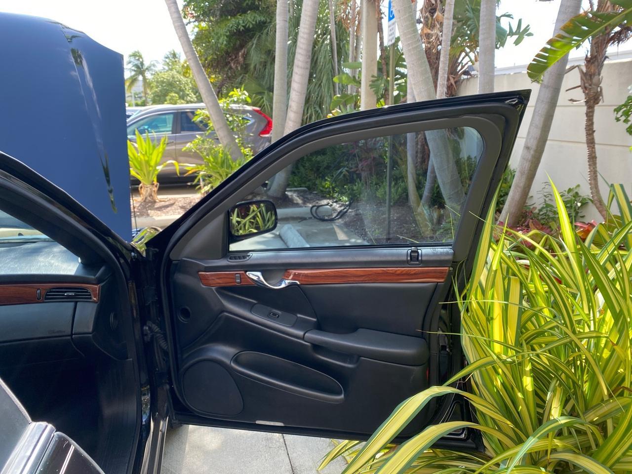 2002 Cadillac Deville LIMO LOW MILES 37,218 Pompano Beach FL