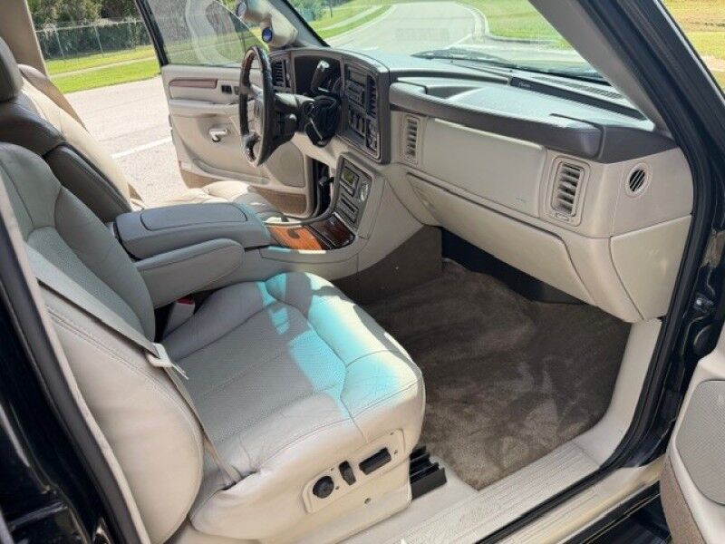 2002 Cadillac ESCALADE ONLY 30K MILES COLD AC WHEELS RUNS GREAT AWD LEATHER Sarasota FL