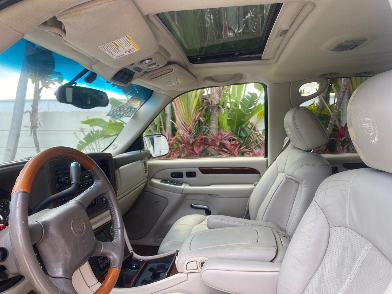 2002 Cadillac Escalade LOW MILES 67,881 1 OWNER Pompano Beach FL