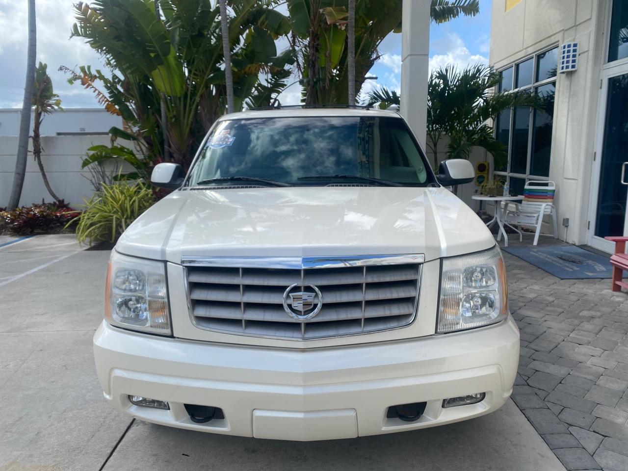 2002 Cadillac Escalade LOW MILES 67,881 1 OWNER