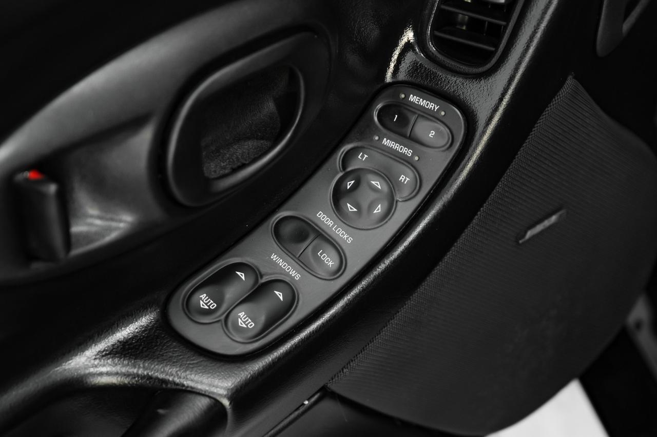 2002 Chevrolet Corvette Z06 HEADUP DISPLAY LEATHER SEATS BOSE SOUND CRUISE CONTROL ALLOY WHEELS Carrollton TX