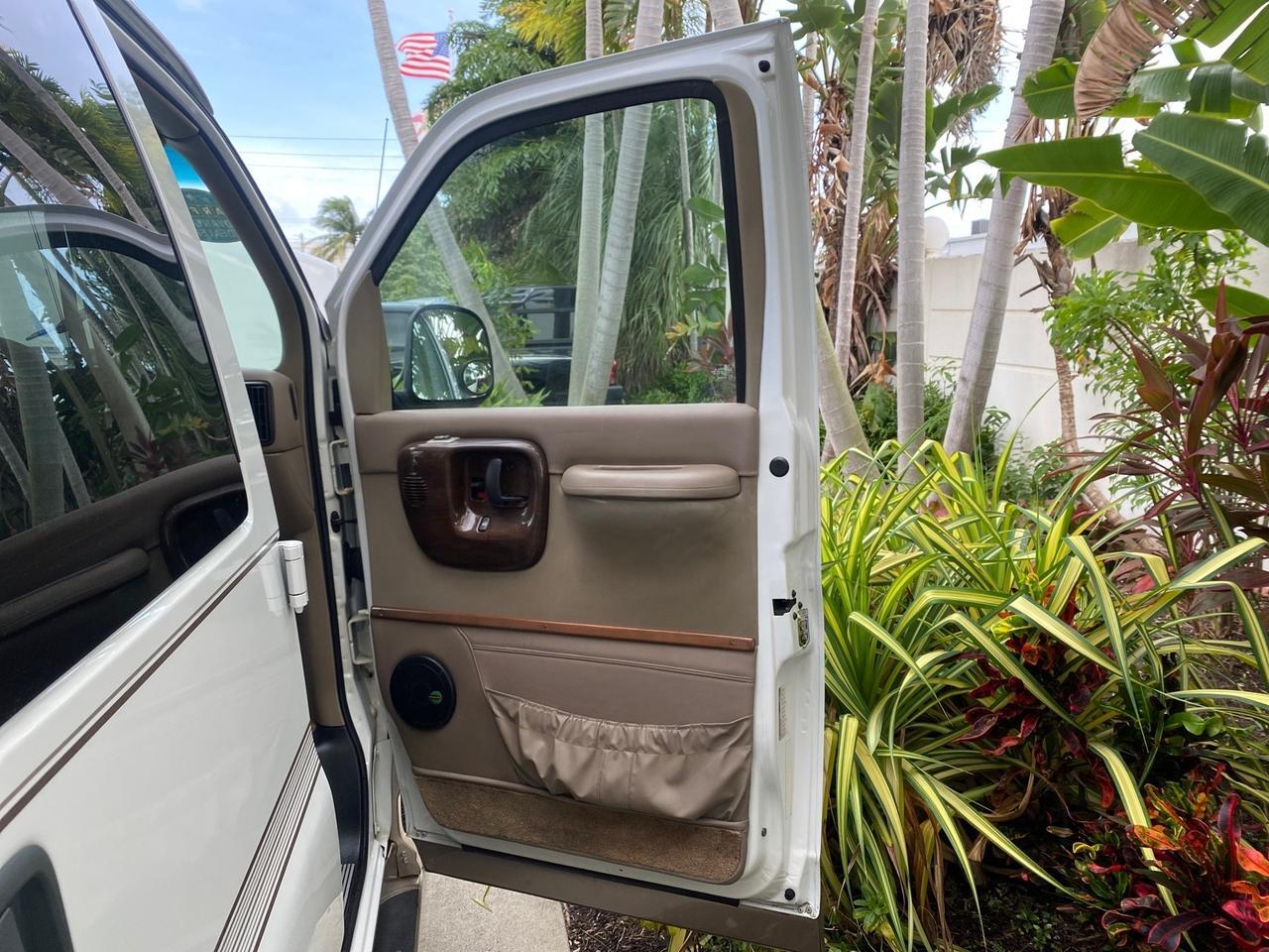 2002 Chevrolet Express Van HI TOP EXPLORER CONV Pompano Beach FL