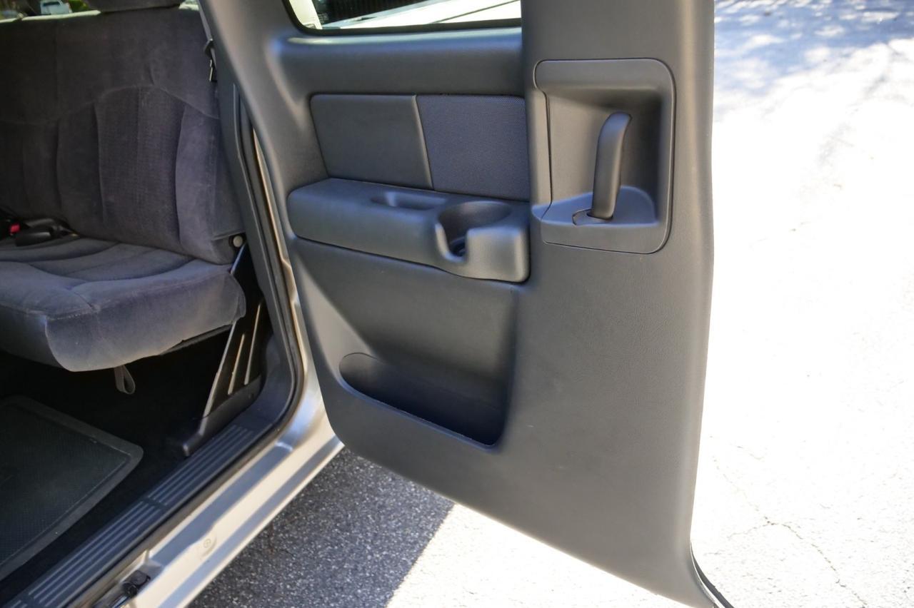 2002 Chevrolet Silverado 1500 LS / 5.3L V8 / Power Seats! Lincolnton NC