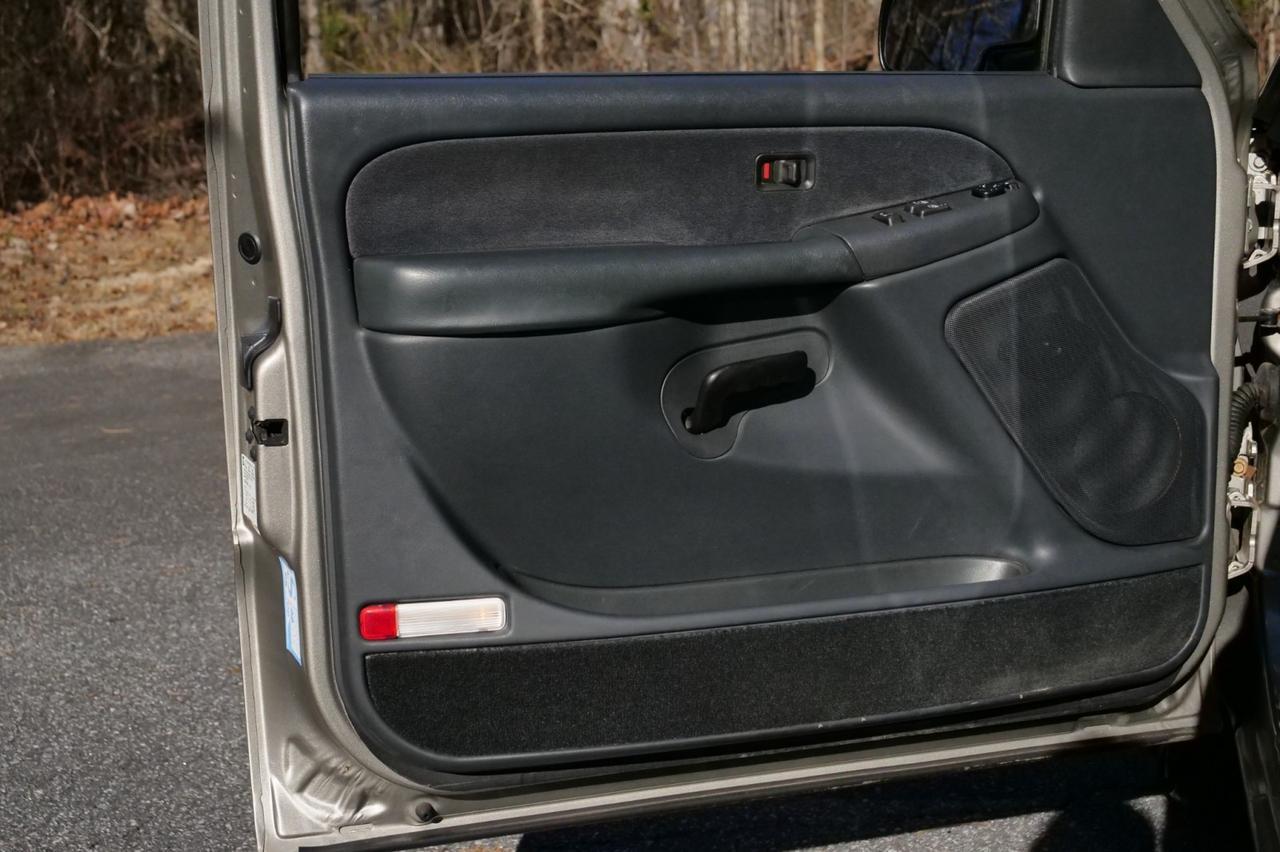 2002 Chevrolet Silverado 1500 LS / 5.3L V8 / Power Seats! Lincolnton NC