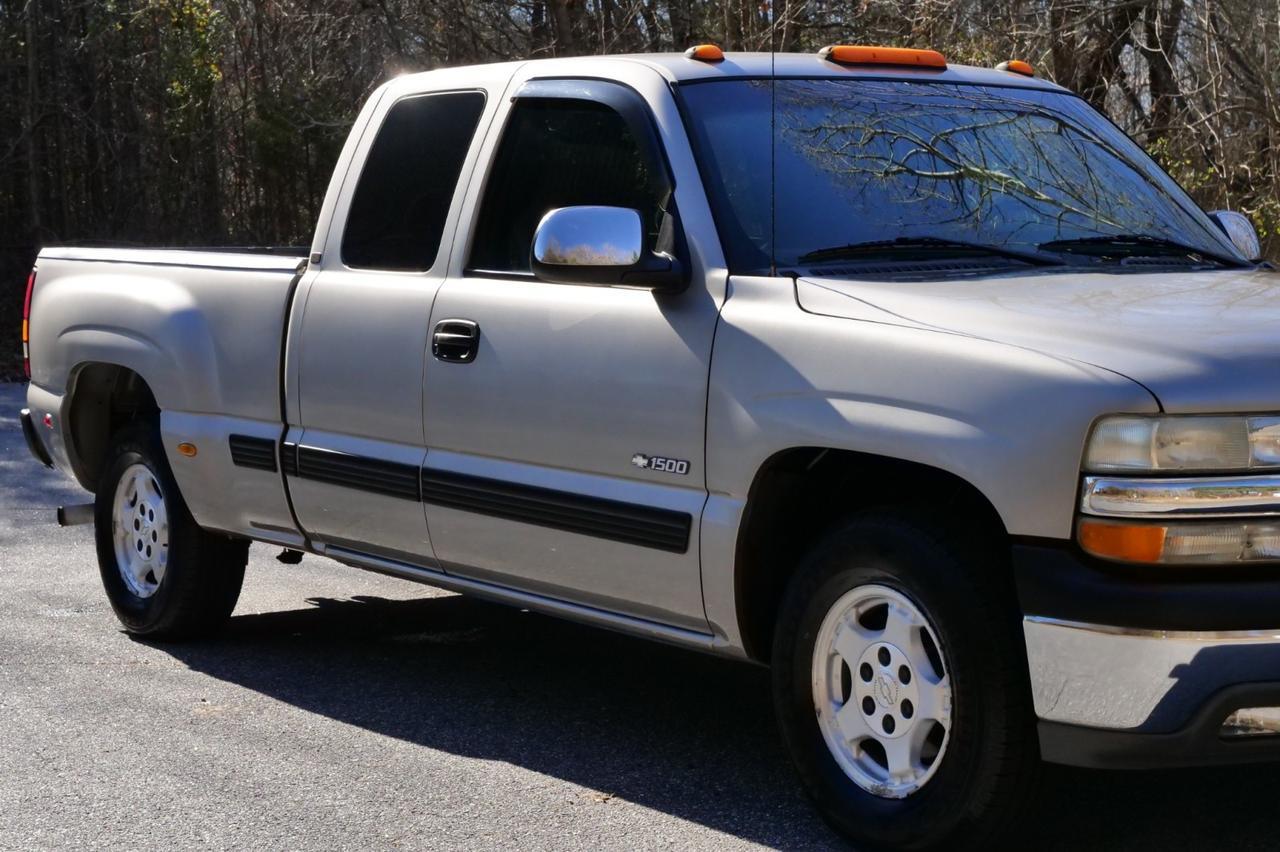 2002 Chevrolet Silverado 1500 LS / 5.3L V8 / Power Seats! Lincolnton NC