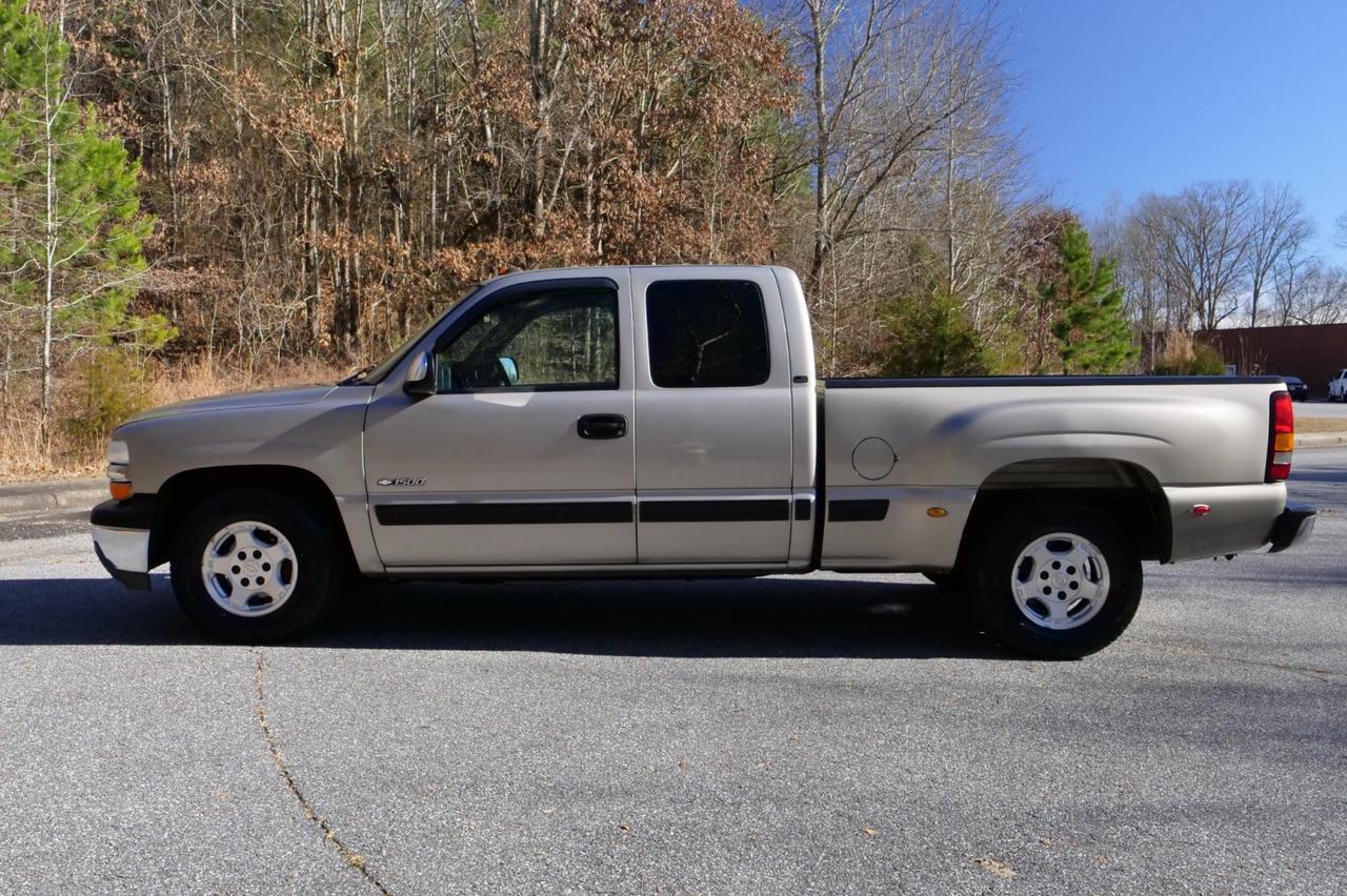 2002 Chevrolet Silverado 1500 LS / 5.3L V8 / Power Seats! Lincolnton NC