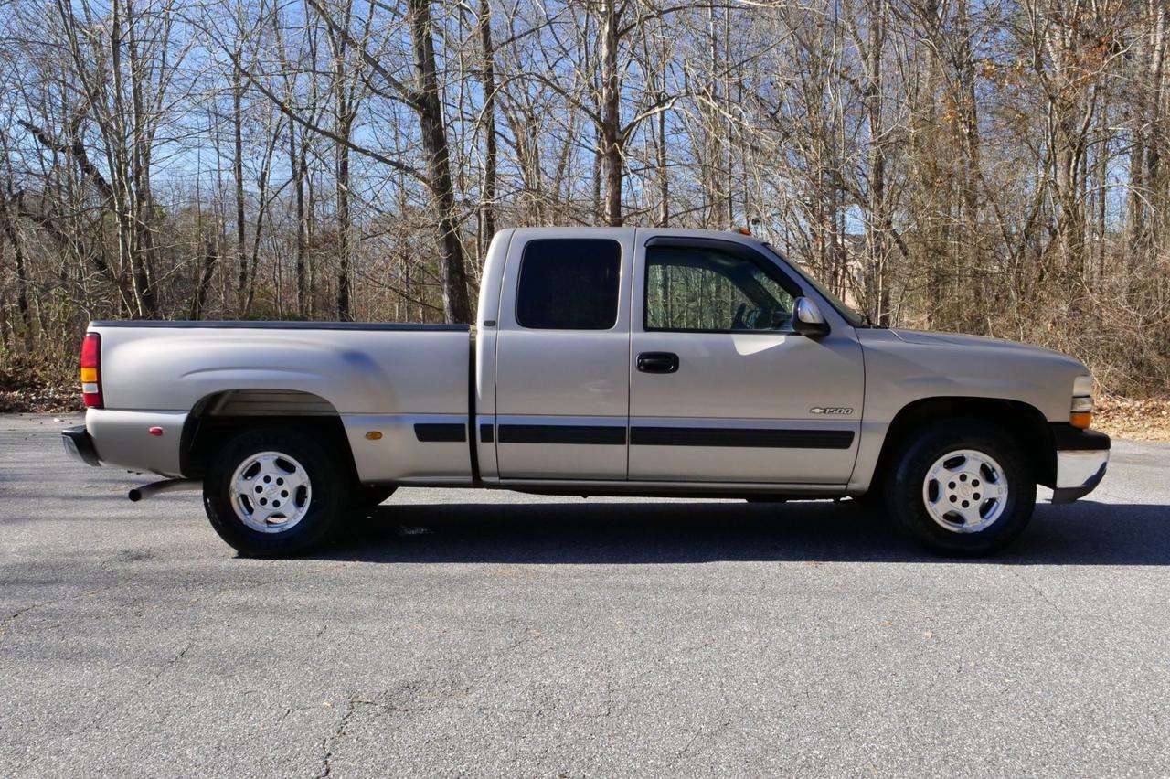 2002 Chevrolet Silverado 1500 LS / 5.3L V8 / Power Seats! Lincolnton NC