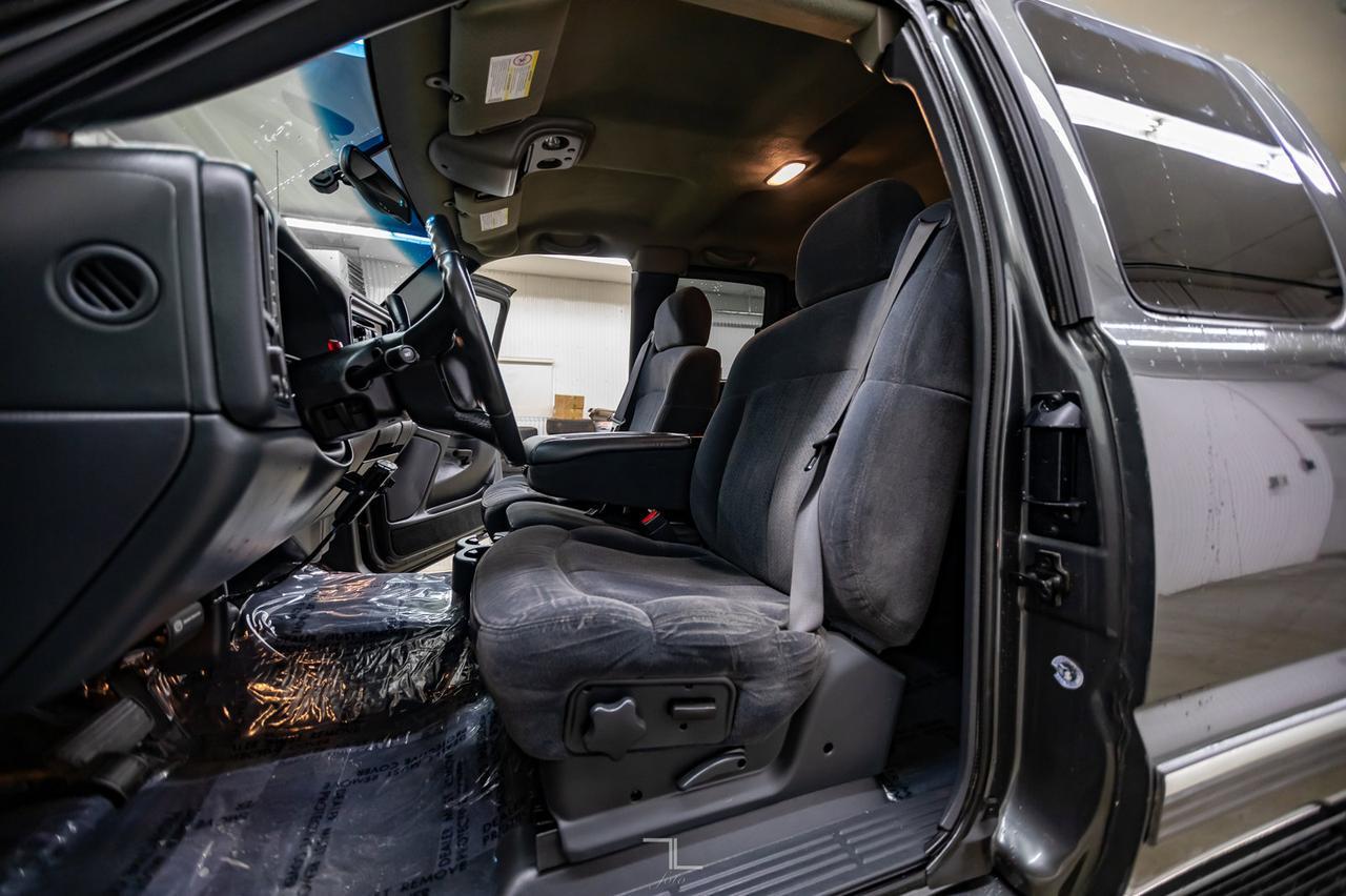 2002 Chevrolet Silverado 2500 4x4 Ext Cab LS Longbox Diesel Red Deer AB