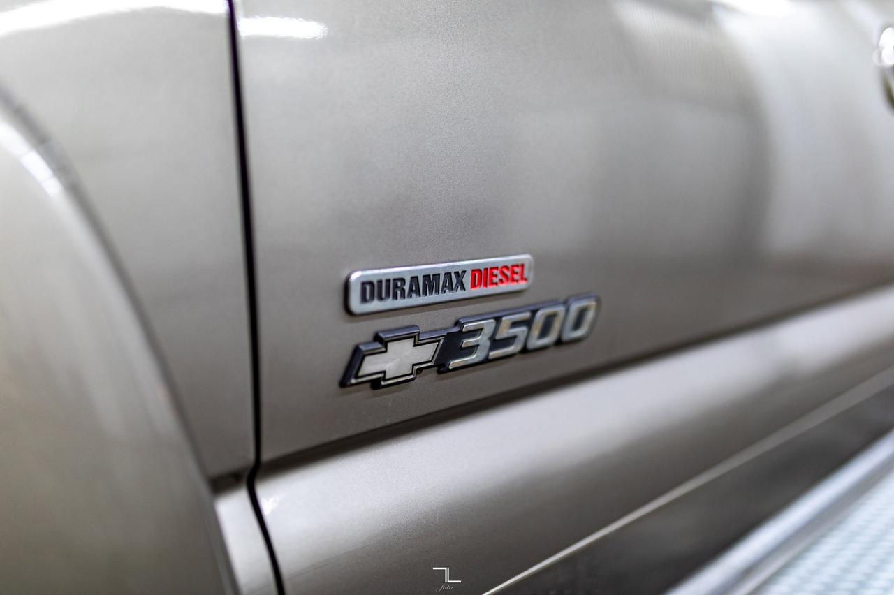 2002 Chevrolet Silverado 3500 4x4 Crew Cab LTZ Diesel Dually Manual Leather Red Deer AB