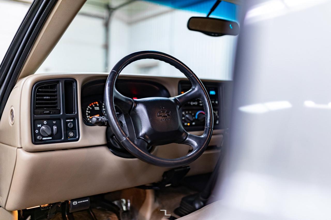 2002 Chevrolet Silverado 3500 4x4 Crew Cab LTZ Diesel Dually Manual Leather Red Deer AB