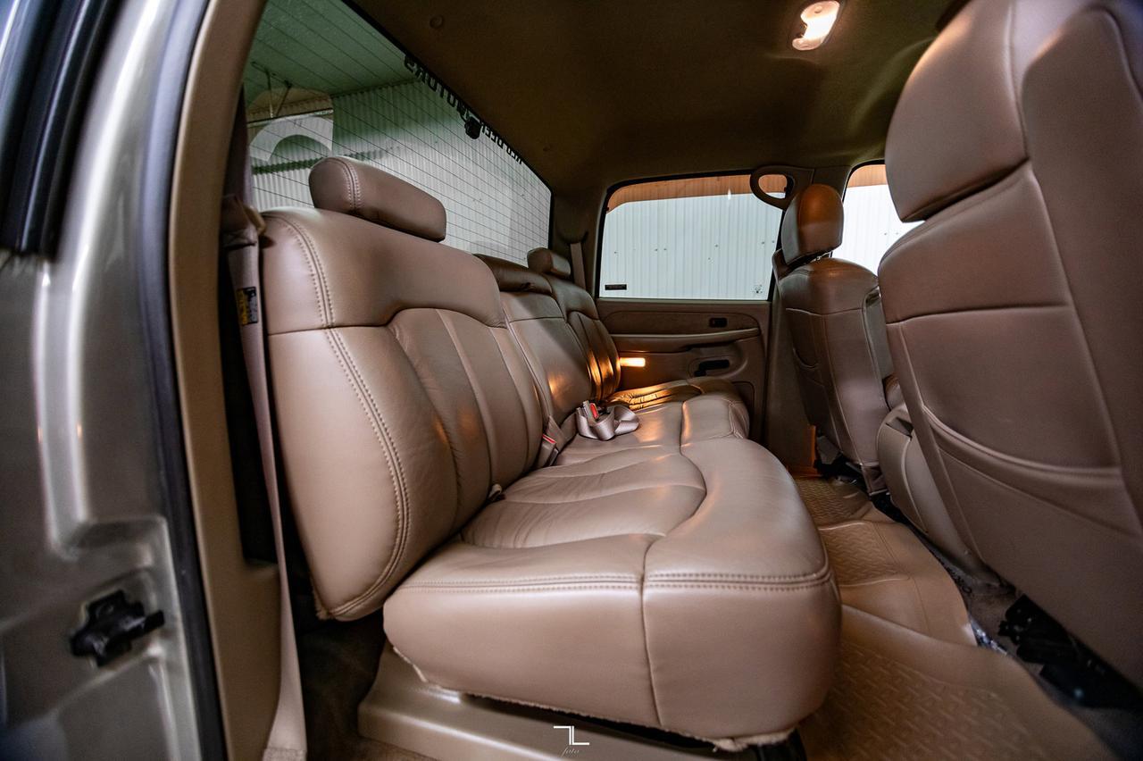 2002 Chevrolet Silverado 3500 4x4 Crew Cab LTZ Diesel Dually Manual Leather Red Deer AB