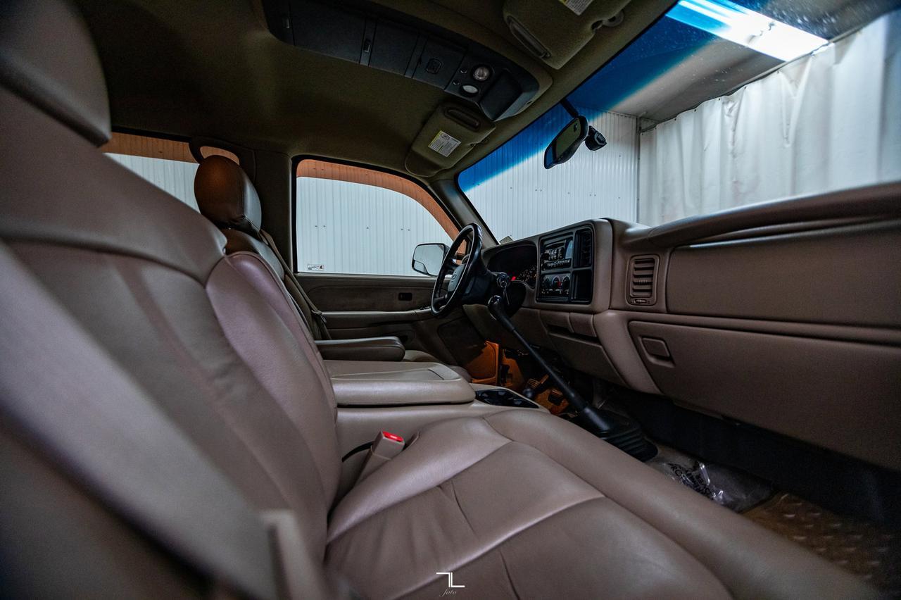 2002 Chevrolet Silverado 3500 4x4 Crew Cab LTZ Diesel Dually Manual Leather Red Deer AB