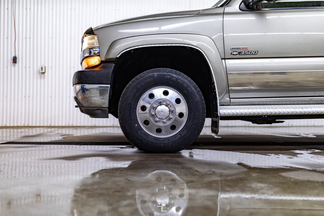 2002 Chevrolet Silverado 3500 4x4 Crew Cab LTZ Diesel Dually Manual Leather Red Deer AB