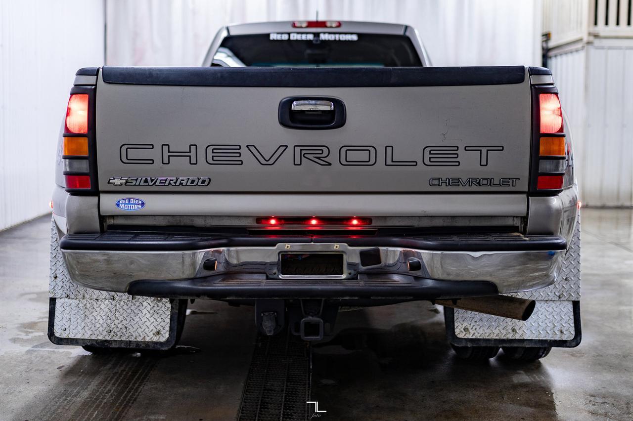 2002 Chevrolet Silverado 3500 4x4 Crew Cab LTZ Diesel Dually Manual Leather Red Deer AB